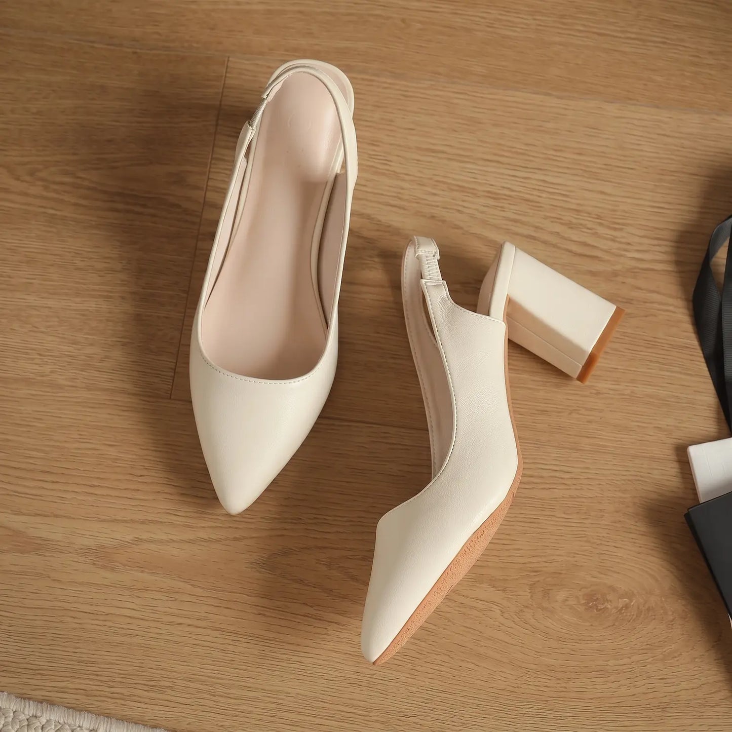90s Minimalist Pointed Toe Slingback Pumps