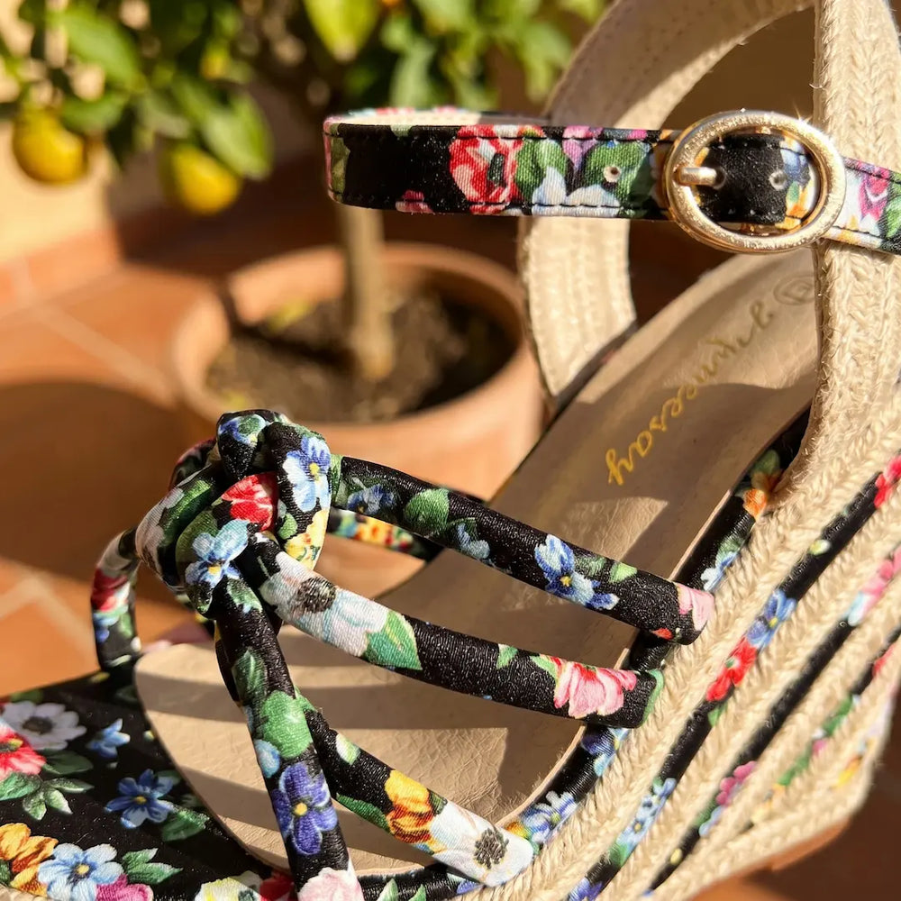  Bright Prints & Earthy Textures